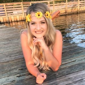 Meet your Posher, Katelyn